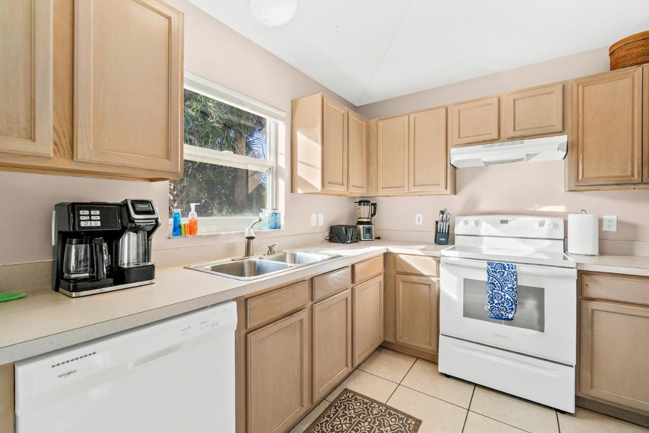 Sunset Serenity - 3Br Beach Townhome With Outdoor Patio - New Hot Tub, Steps To Ocean Fun! Melbourne Dış mekan fotoğraf